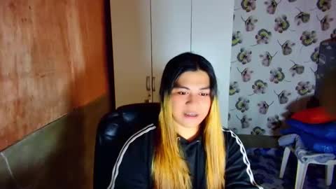 lovely_ricaxxx online show from October 13, 2025, 1:22 pm