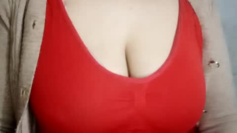 Snapshot of lovely_sweet_girl chatting on February 12, 2025, 3:07 am katrina follow me guys online show from February 12, 2025, 3:07 am