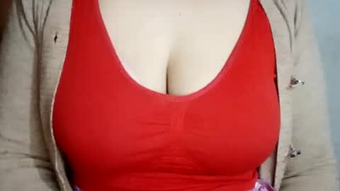 Snapshot of lovely_sweet_girl chatting on February 14, 2025, 3:11 am katrina follow me guys online show from February 14, 2025, 3:11 am
