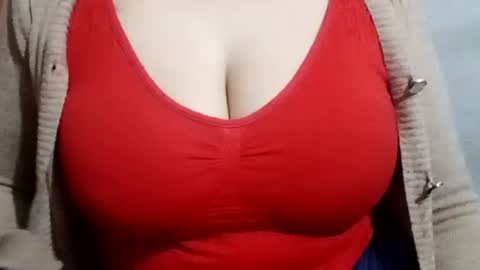Snapshot of lovely_sweet_girl chatting on February 19, 2025, 9:39 am katrina follow me guys online show from February 19, 2025, 9:39 am