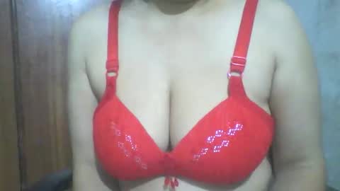 Snapshot of lovely_sweet_girl chatting on October 15, 2025, 9:15 pm katrina follow me guys online show from October 15, 2025, 9:15 pm