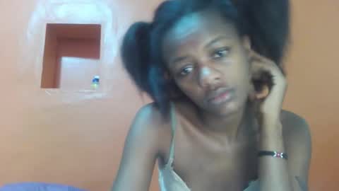 Lovely yvonne online show from October 23, 2025, 11:20 am