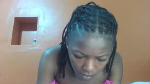 Lovely yvonne online show from November 11, 2025, 3:12 pm