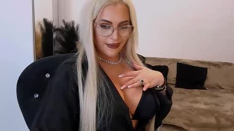Snapshot of lovelyblondyxxx chatting on March 9, 2026, 11:09 pm PrAllinXXXa online show from March 9, 2026, 11:09 pm