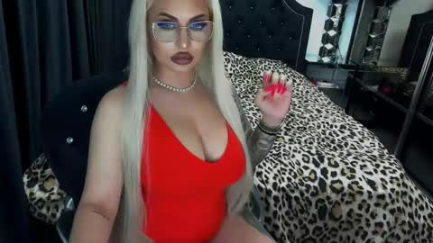 Snapshot of lovelyblondyxxx chatting on March 29, 2026, 10:32 pm PrAllinXXXa online show from March 29, 2026, 10:32 pm