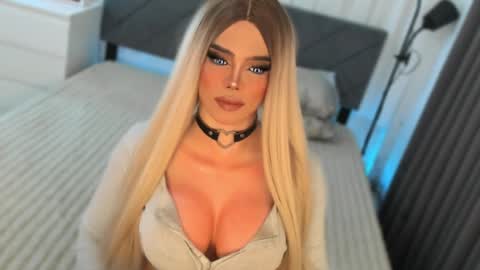 LOVELY CAREL 777 online show from April 13, 2026, 3:23 am