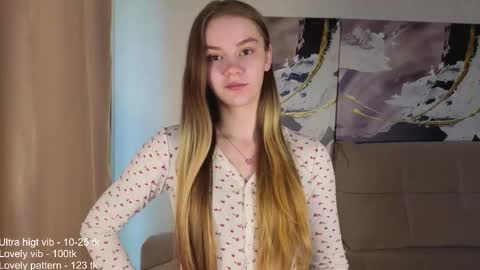 lovelygracee online show from October 28, 2025, 1:25 pm