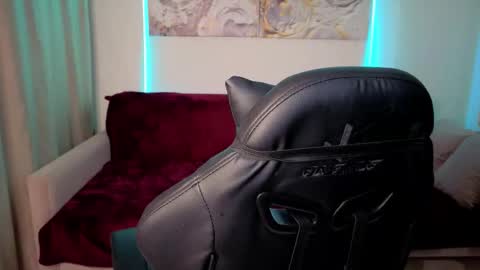 lovelygracee online show from January 13, 2026, 2:33 pm