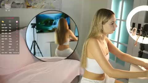 lovelygracee online show from June 15, 2026, 2:52 pm