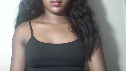 lovelylarra online show from March 31, 2026, 9:59 pm