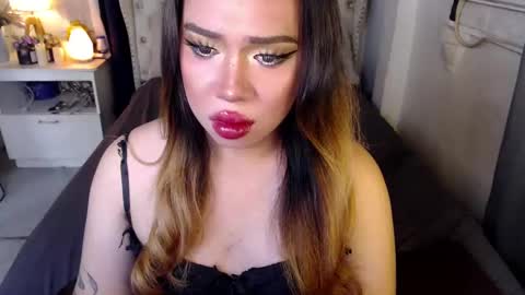 Rebeca online show from December 5, 2024, 6:44 pm