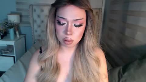 Rebeca online show from December 14, 2025, 5:51 pm