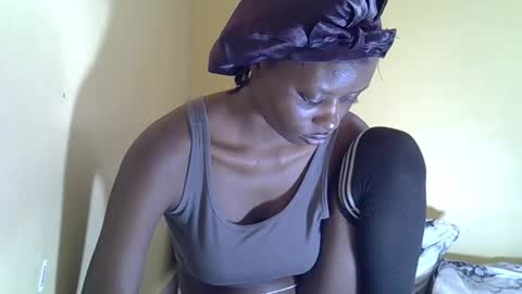 lovelymee2 online show from November 7, 2025, 11:32 am