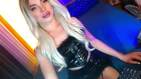 lovelymiss_shyna11 online show from March 2, 2026, 9:27 am