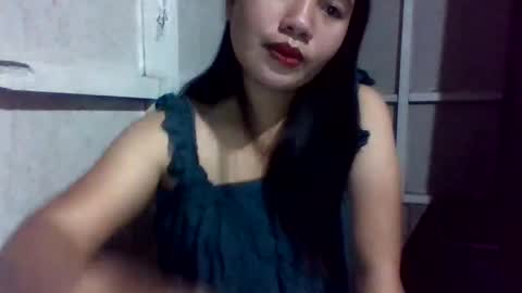 Snapshot of lovelymocha27 chatting on December 5, 2025, 11:19 am lovelymocha27s online show from December 5, 2025, 11:19 am