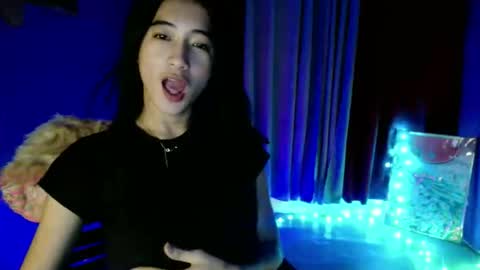 lovelypetite143 online show from March 27, 2026, 8:26 am