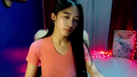 lovelypetite143 online show from April 19, 2026, 6:10 pm