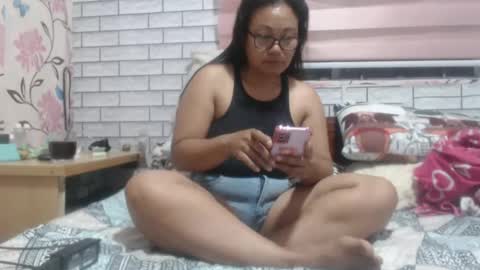 Angelquey online show from February 3, 2025, 8:57 pm