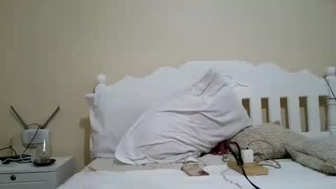 Angelquey online show from December 4, 2025, 8:17 pm