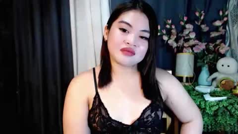 Snapshot of lovelyrhean chatting on October 8, 2025, 1:58 am Rhean online show from October 8, 2025, 1:58 am