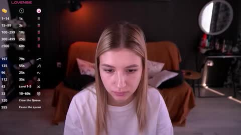 Snapshot of lovelyspacee chatting on February 3, 2026, 1:38 pm Anna online show from February 3, 2026, 1:38 pm