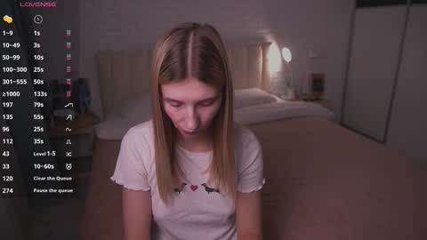 Snapshot of lovelyspacee chatting on February 27, 2026, 4:40 pm Anna online show from February 27, 2026, 4:40 pm