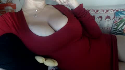 lovelywoman22 online show from December 20, 2024, 6:40 am