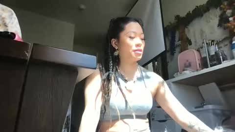 lovelyxmacii online show from March 15, 2026, 7:42 pm