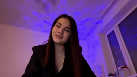 Kalie online show from November 8, 2025, 2:28 pm