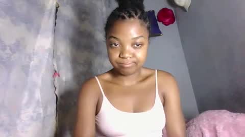 lovemarie08 online show from April 14, 2026, 1:11 am