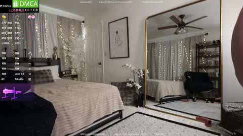 Scarlett online show from November 20, 2025, 8:19 pm