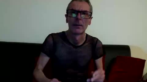 lovepvcearly50s online show from September 26, 2025, 7:07 pm