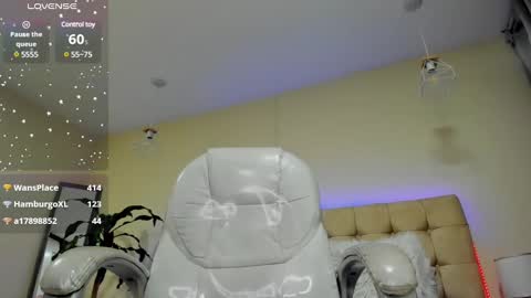 loverboy8_ online show from March 4, 2025, 7:08 am