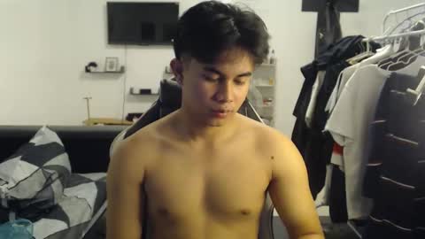 loverboyph04 online show from October 20, 2025, 4:46 am