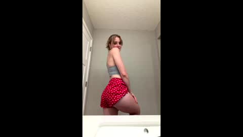 lovergirll1717 online show from June 3, 2026, 6:35 pm