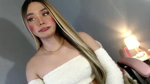 Snapshot of lovers_moon22 chatting on December 2, 2024, 1:25 am lovers moon22 online show from December 2, 2024, 1:25 am