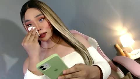 Snapshot of lovers_moon22 chatting on December 6, 2024, 12:45 am lovers moon22 online show from December 6, 2024, 12:45 am