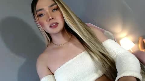 Snapshot of lovers_moon22 chatting on December 16, 2024, 4:45 am lovers moon22 online show from December 16, 2024, 4:45 am