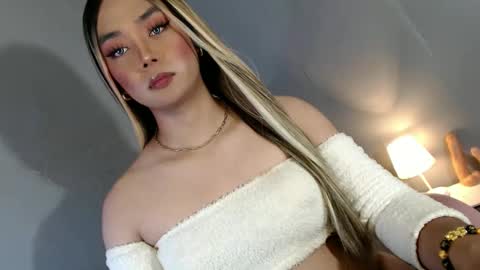 Snapshot of lovers_moon22 chatting on January 4, 2025, 1:42 am lovers moon22 online show from January 4, 2025, 1:42 am