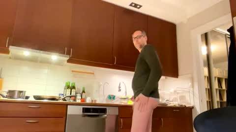 Snapshot of loveshine_ chatting on March 2, 2025, 6:08 pm loveshine_ online show from March 2, 2025, 6:08 pm