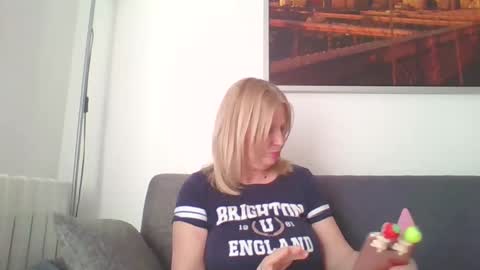 Marlyn online show from February 4, 2025, 2:43 pm