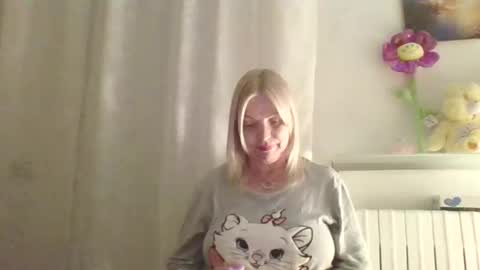 Marlyn online show from May 11, 2026, 7:33 pm