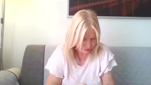Marlyn online show from June 2, 2026, 12:40 pm