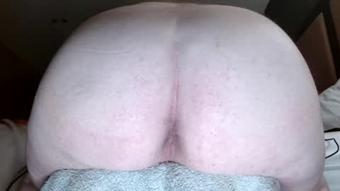 Snapshot of lovesurass2 chatting on January 14, 2026, 6:41 am lovesurass2 online show from January 14, 2026, 6:41 am