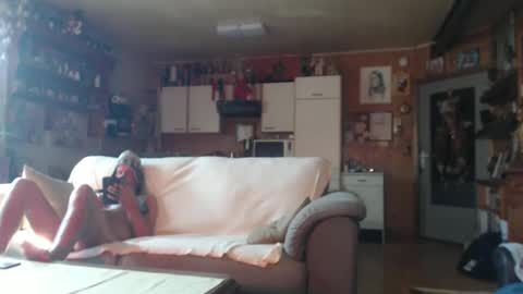 Snapshot of lovetobenaked10 chatting on March 18, 2026, 11:24 am aaron online show from March 18, 2026, 11:24 am