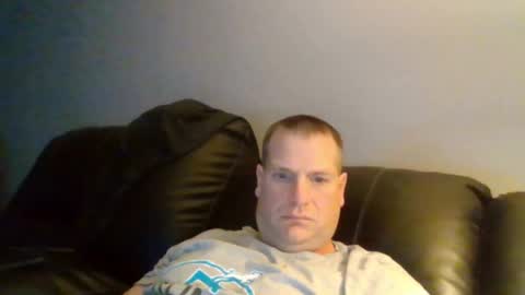 lovetocum37 online show from January 1, 2025, 1:59 pm