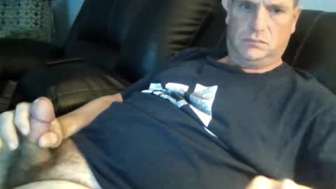 lovetocum37 online show from October 20, 2025, 4:07 pm