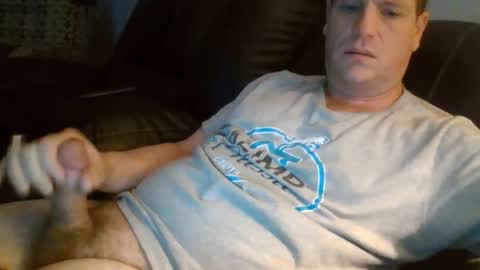 lovetocum37 online show from February 4, 2026, 7:42 pm