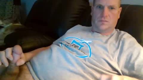 lovetocum37 online show from February 12, 2026, 5:02 am