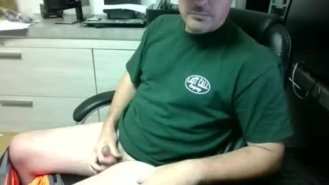 Snapshot of lovetofps chatting on December 21, 2025, 5:53 pm Love2Game online show from December 21, 2025, 5:53 pm